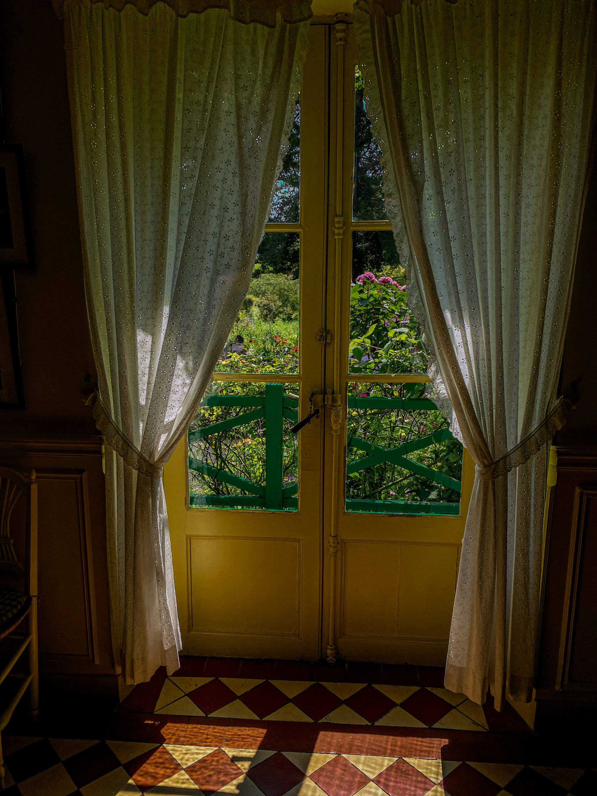Monet's house room